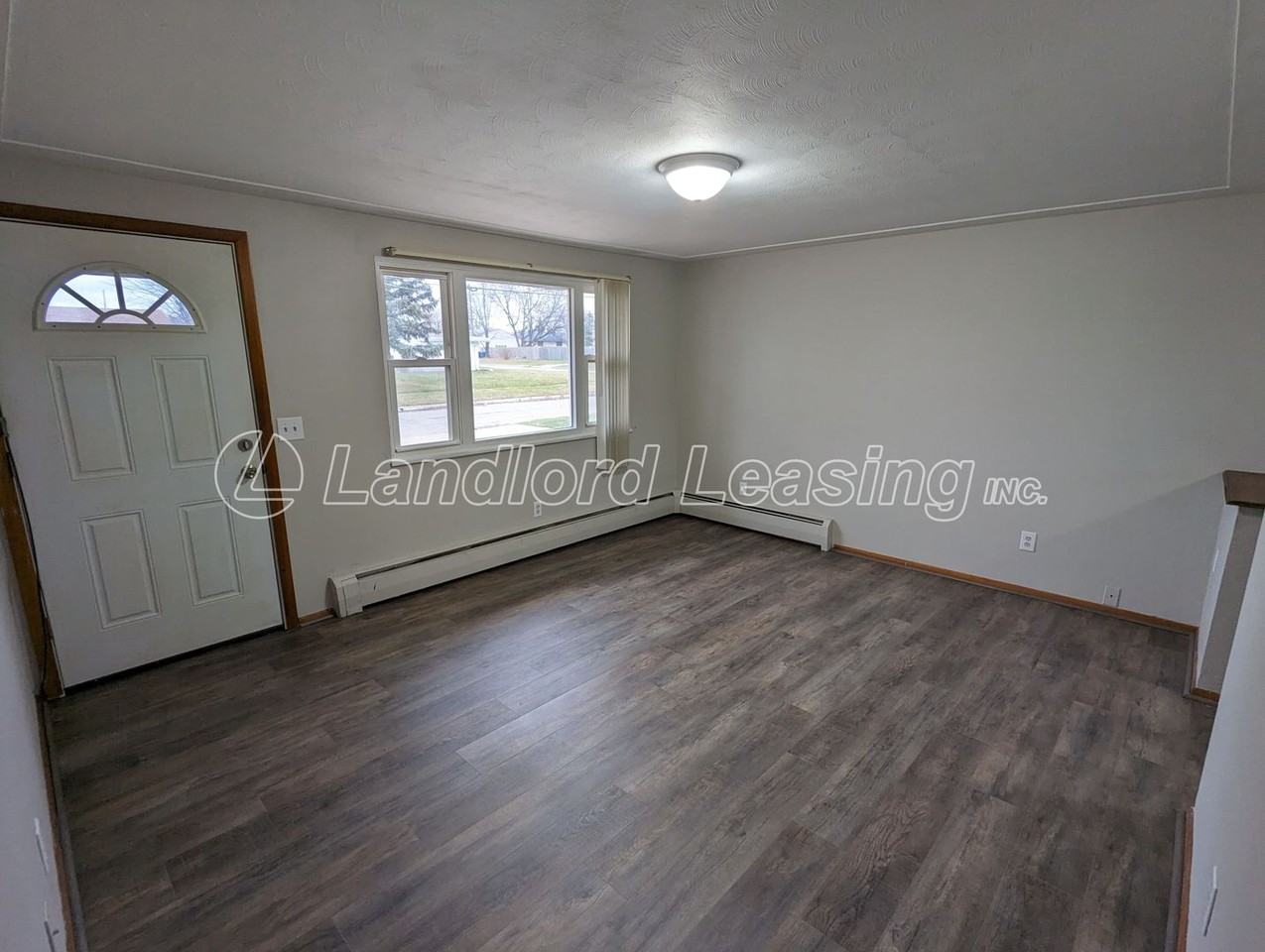 2011 Mark Dr - Photo 2 of 10