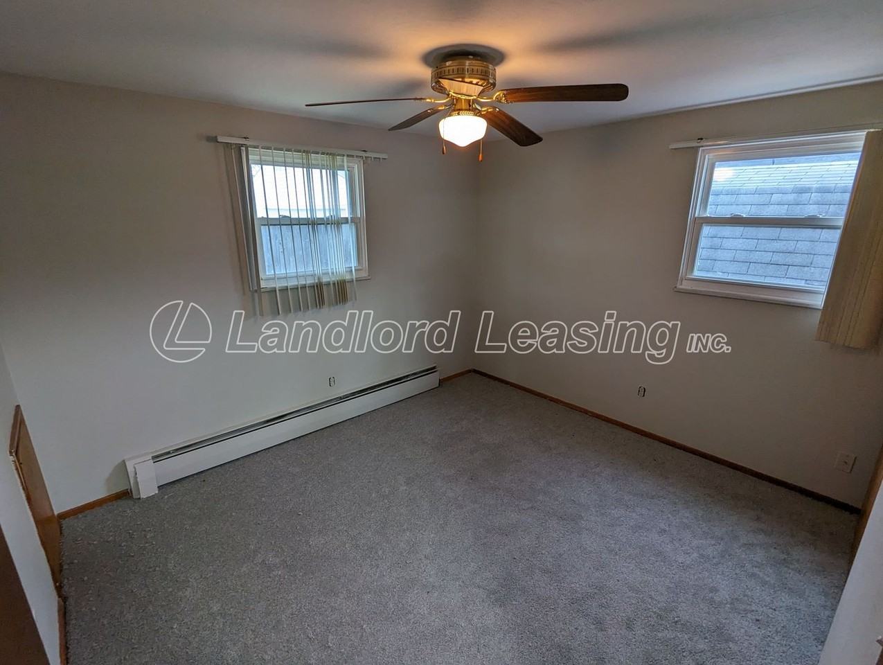 2011 Mark Dr - Photo 5 of 10