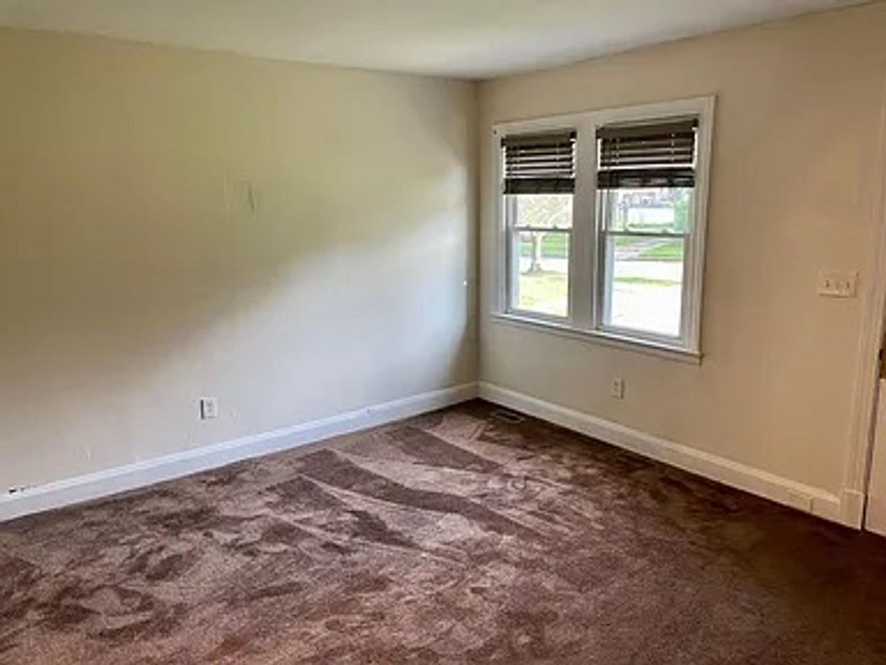 2802 Berwick Ave - Photo 3 of 36