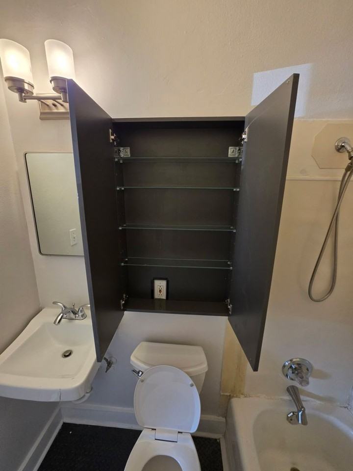 1464 Elizabeth St #2 - Photo 7 of 10