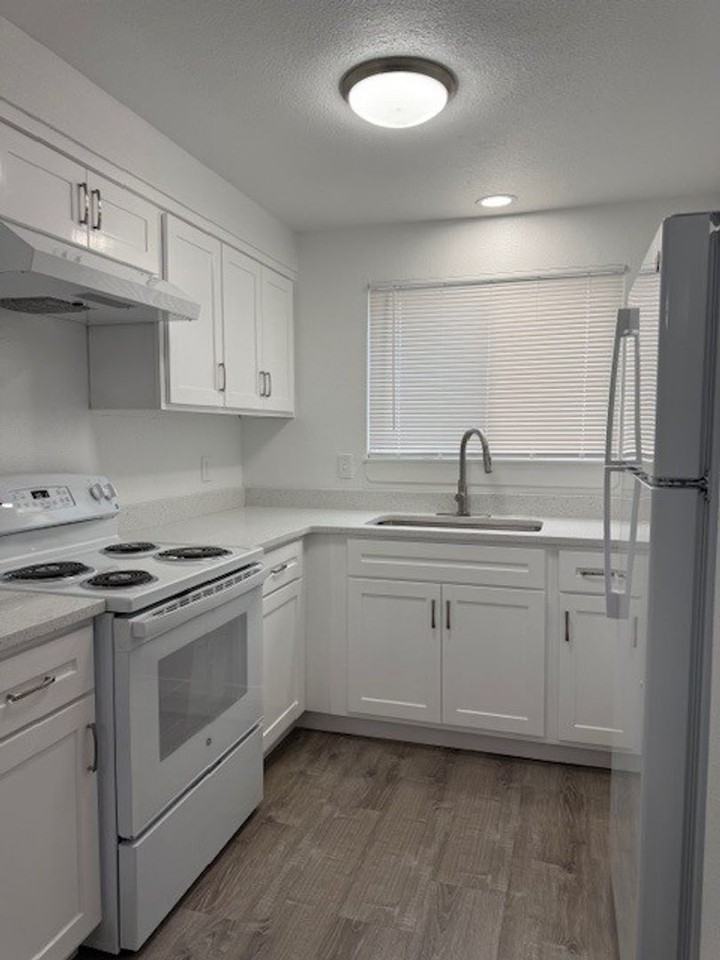 230a-Silverleaf Apartments - Photo 2 of 18