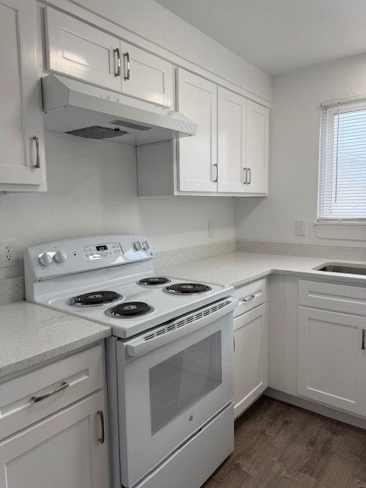 230a-Silverleaf Apartments - Photo 5 of 18