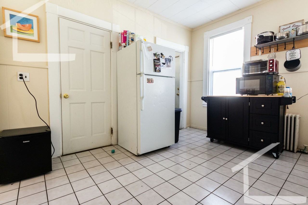 11 Bennett St - Photo 6 of 19