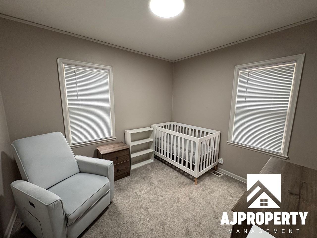 809 E Presentation St - Photo 7 of 20