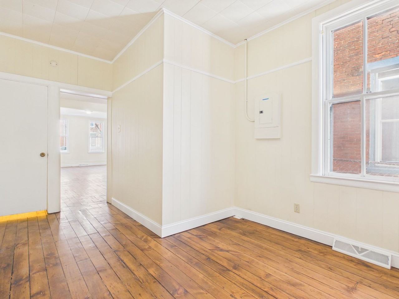 219 Reily St - Photo 7 of 27