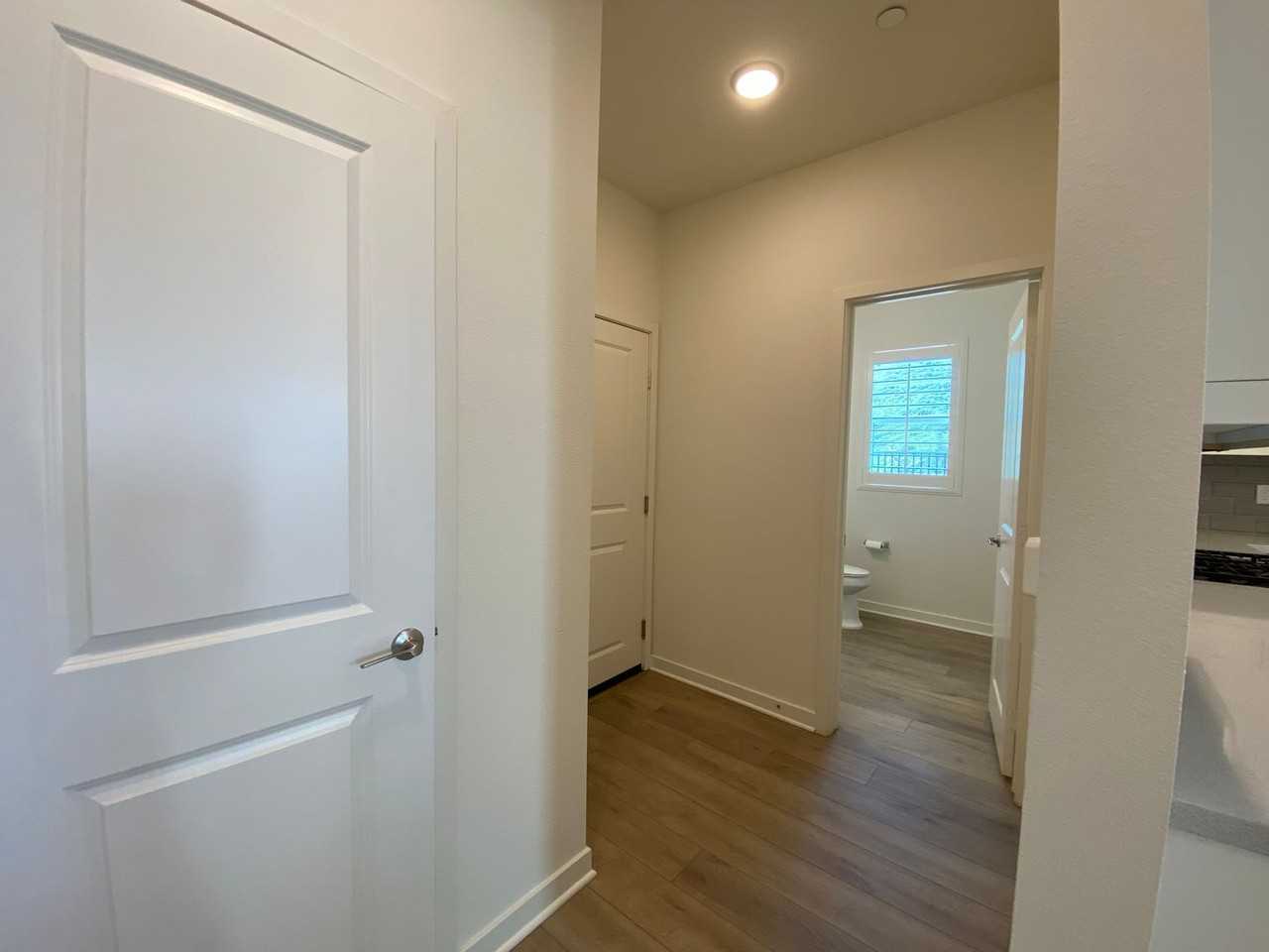 847 Blackstone Dr - Photo 6 of 33