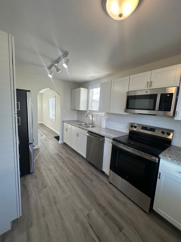 779 779 Bretnell Ave - Photo 3 of 24