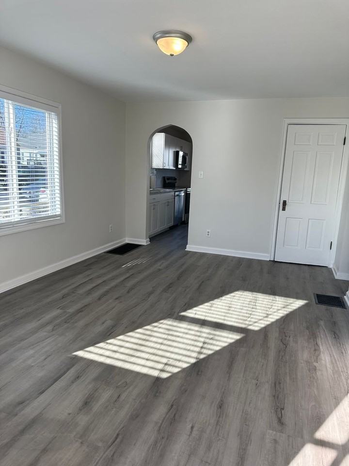 779 779 Bretnell Ave - Photo 4 of 24