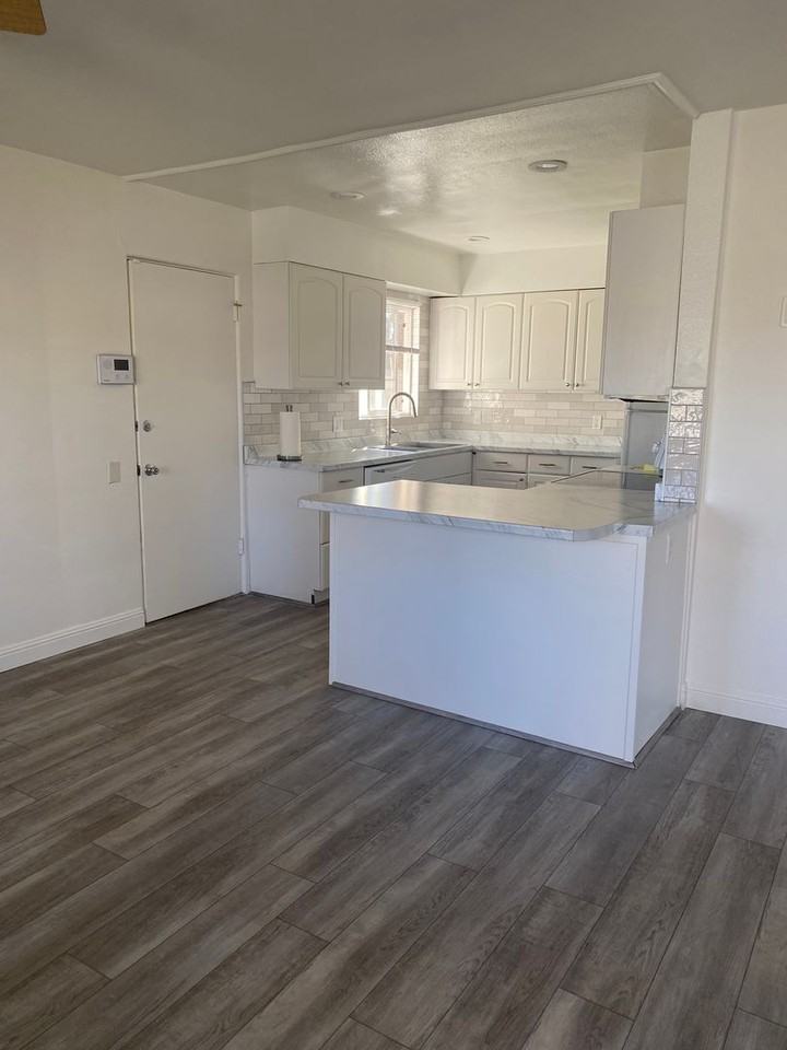 760 Broadway Blvd - Photo 3 of 40