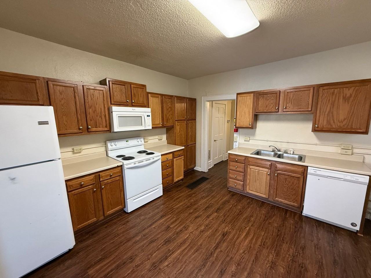 113 Chittenden Ave - Photo 5 of 14