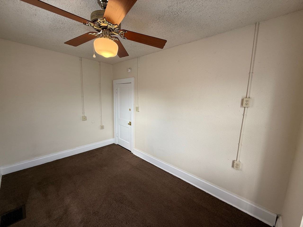 113 Chittenden Ave - Photo 7 of 14