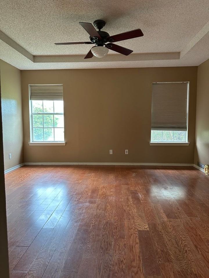 3601 Warbler Ave - Photo 6 of 10