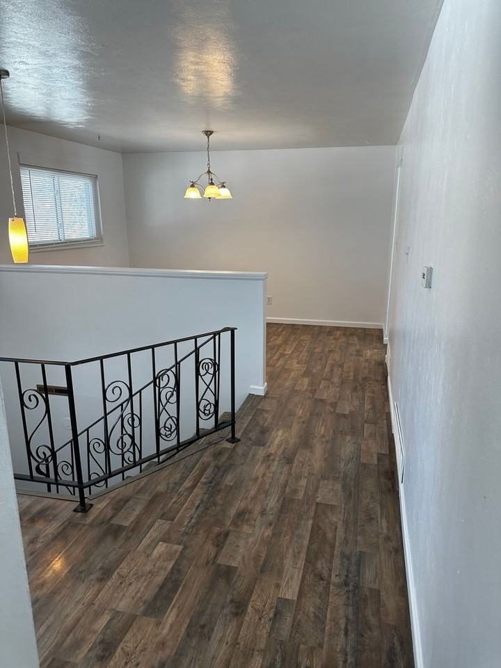 1519 Mckay Way - Photo 6 of 30