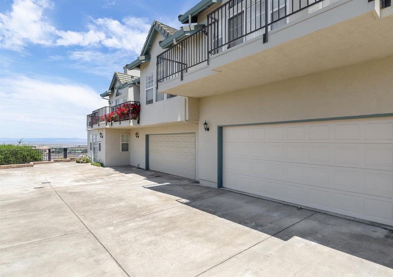 260 Channing Way #9 - Photo 3 of 33