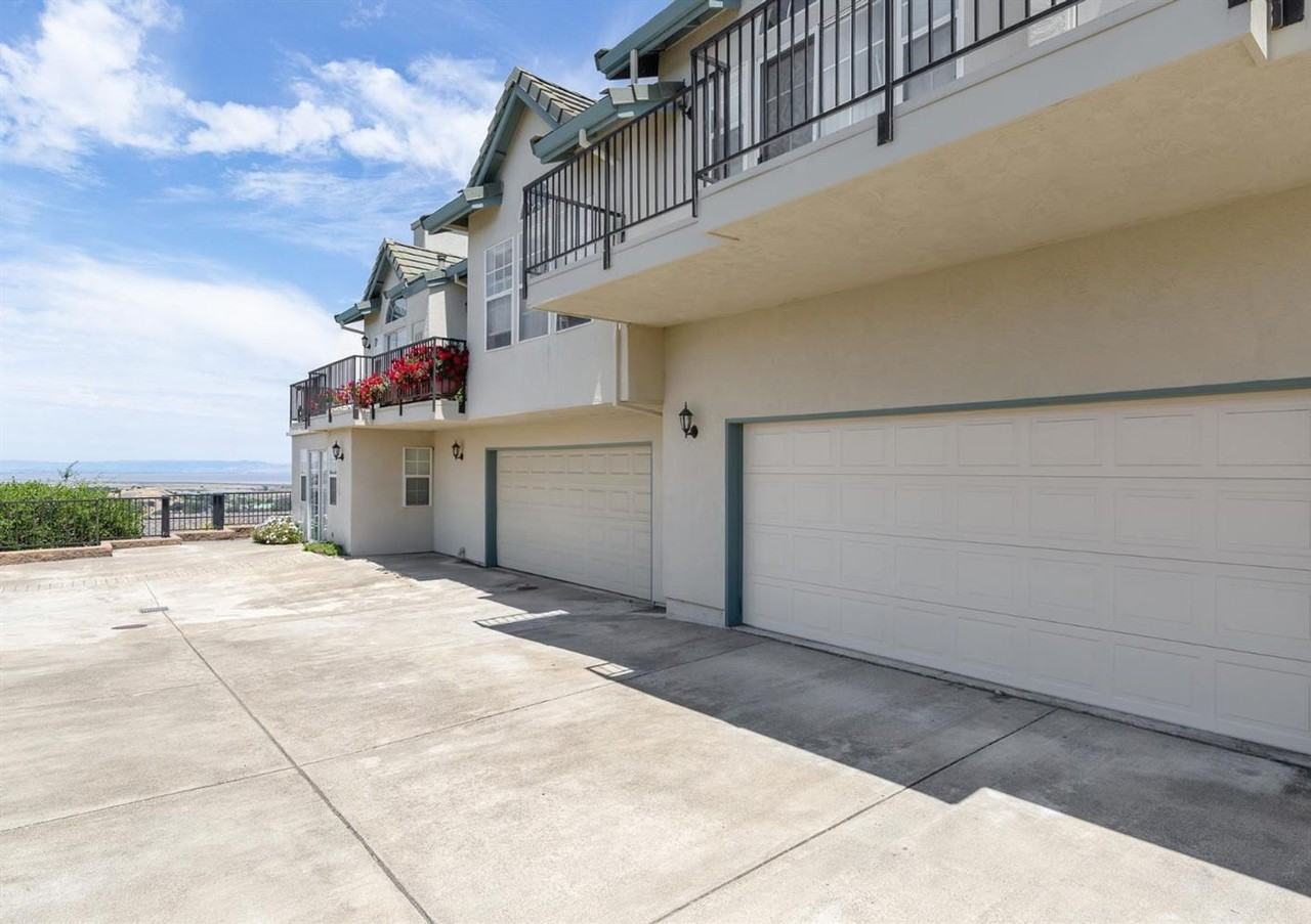 260 Channing Way #9 - Photo 4 of 33