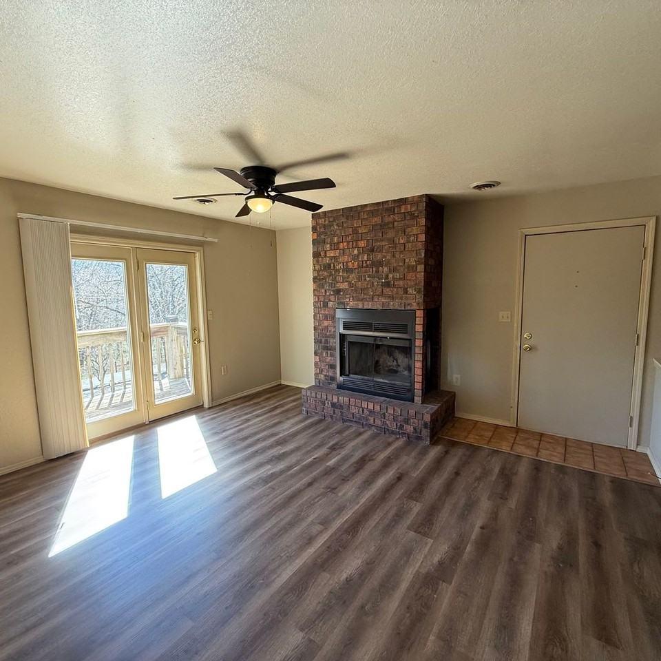 3601 Westwind Dr #04 - Photo 3 of 18