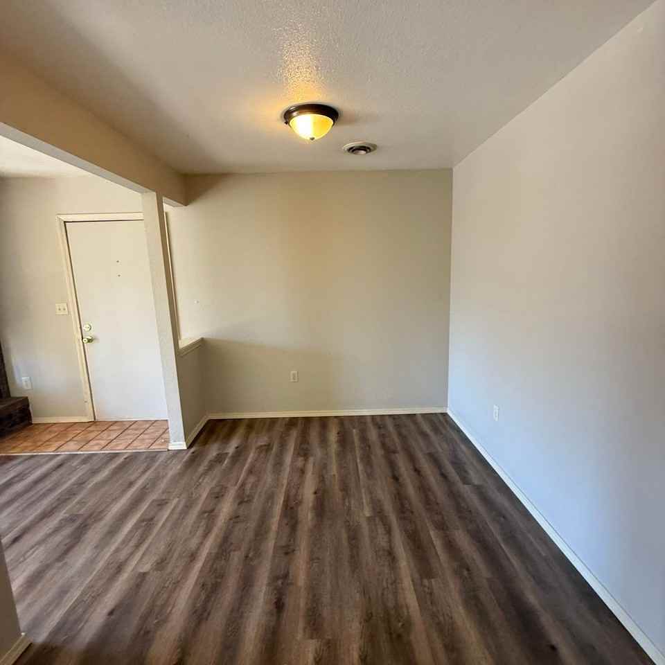 3601 Westwind Dr #04 - Photo 5 of 18