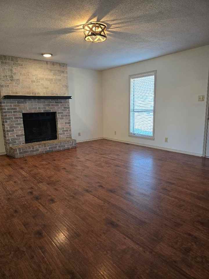 105 Longleaf Ct - Photo 2 of 18