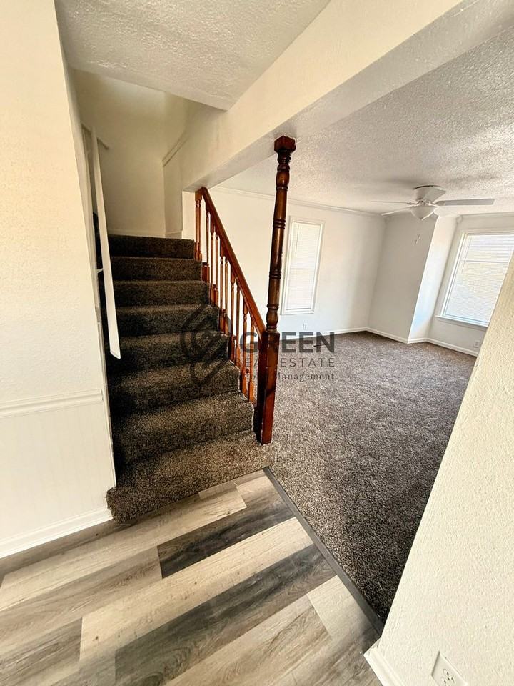 258 W Water St - Photo 5 of 11