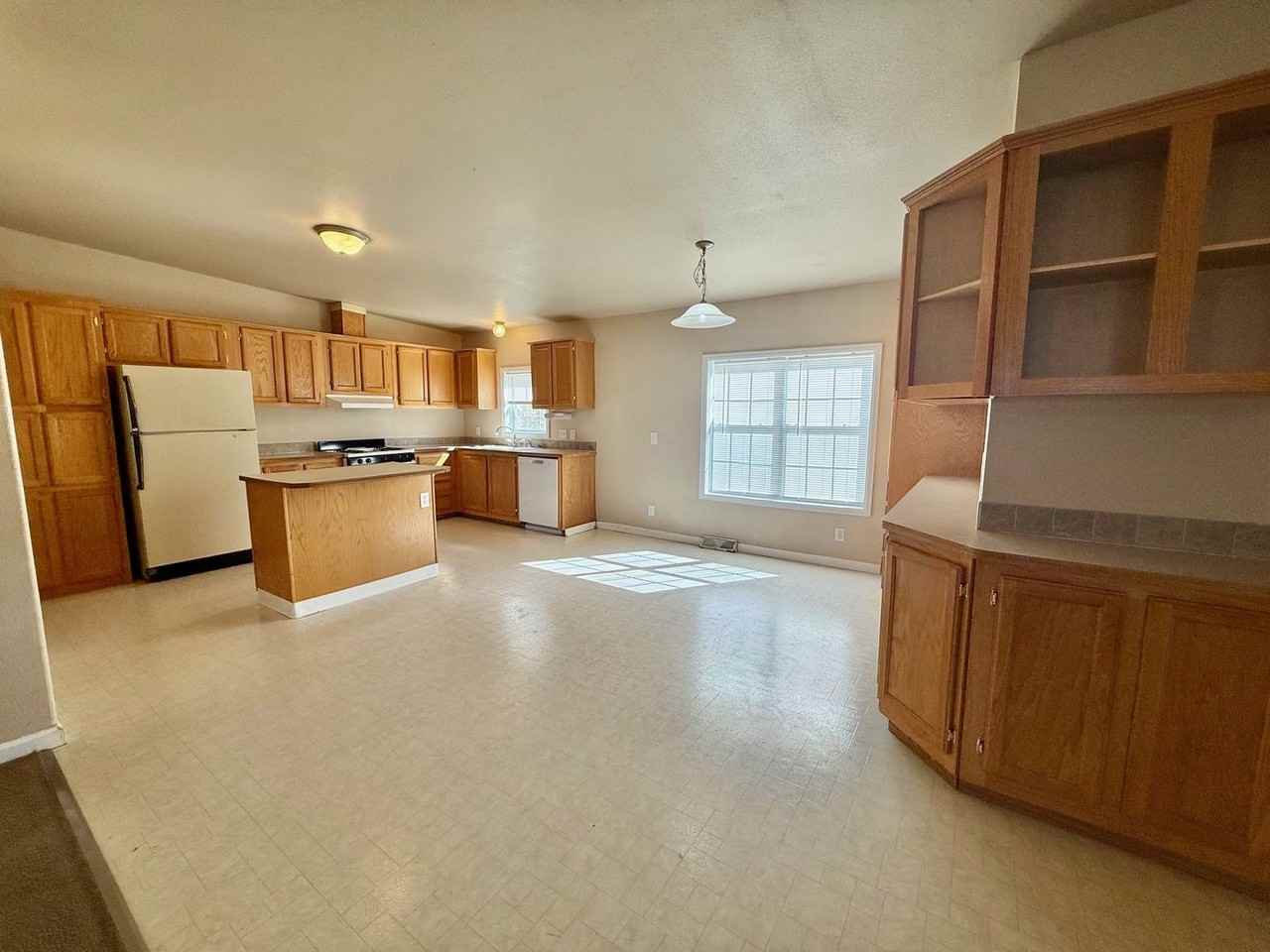 1545 Alta Vista St - Photo 4 of 14