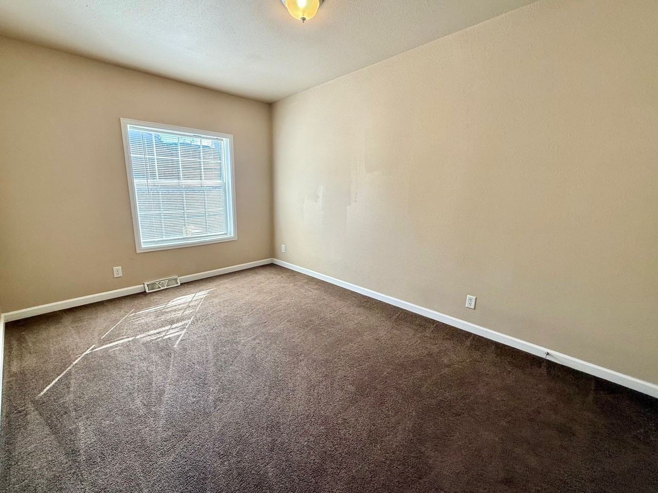 1545 Alta Vista St - Photo 7 of 14