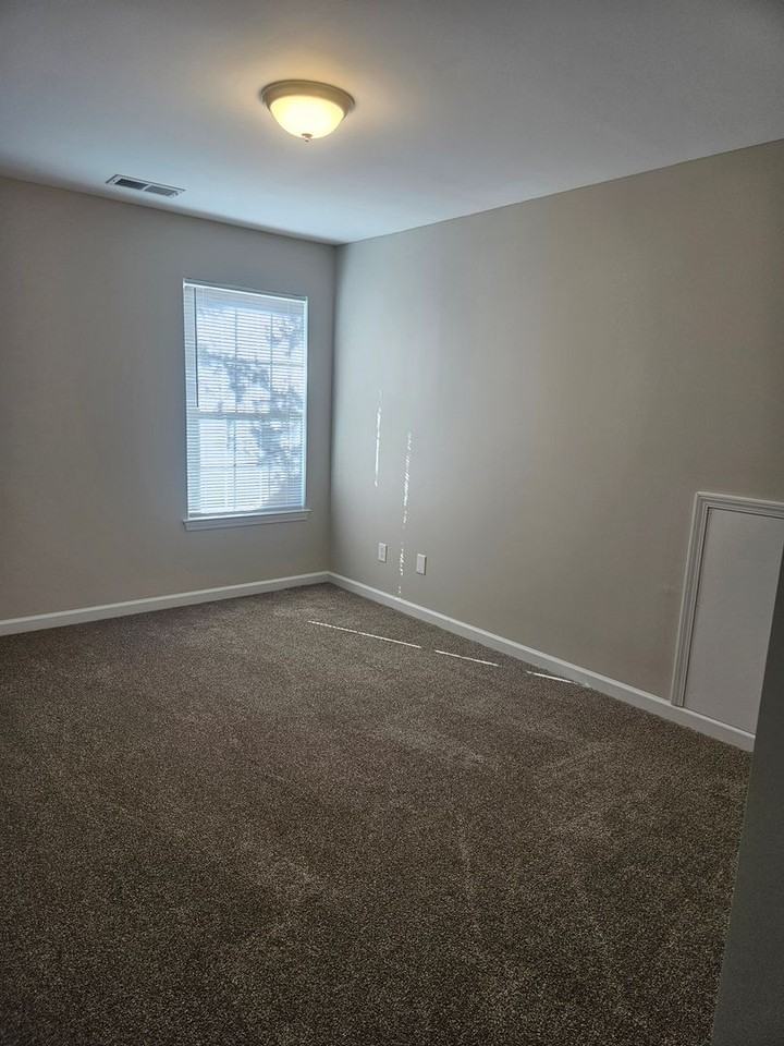 9216 Lazzini Cv - Photo 7 of 14