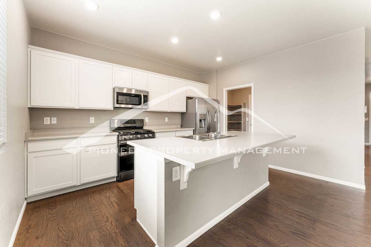 6904 Clarke Dr - Photo 5 of 13