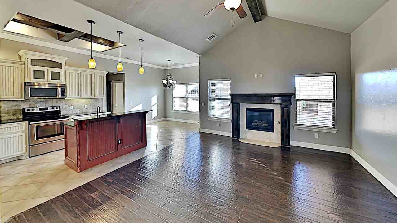 1612 Nw 157th Cir - Photo 4 of 17