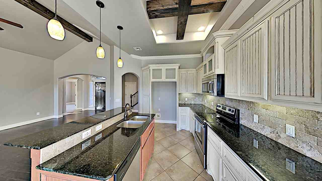 1612 Nw 157th Cir - Photo 5 of 17