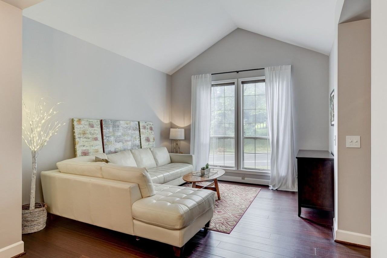 5893 Woodlands Ave - Photo 4 of 29