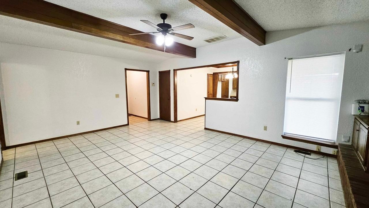 10417 Fairfax Ln - Photo 7 of 31