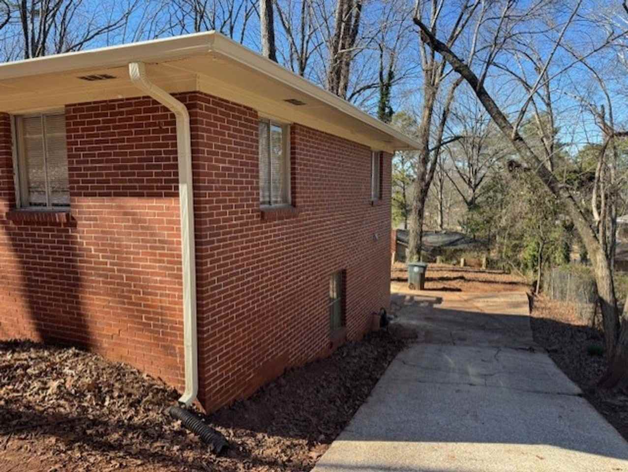 630 Lisa Ln - Photo 3 of 18