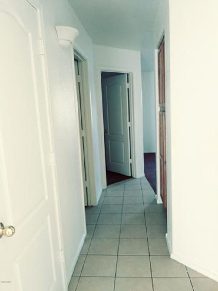 12214 W Hadley St - Photo 5 of 22