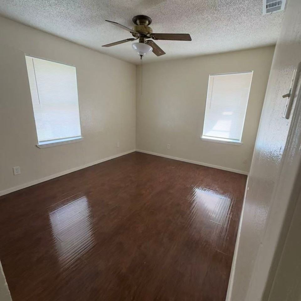 2913 Gardenia Dr - Photo 6 of 9