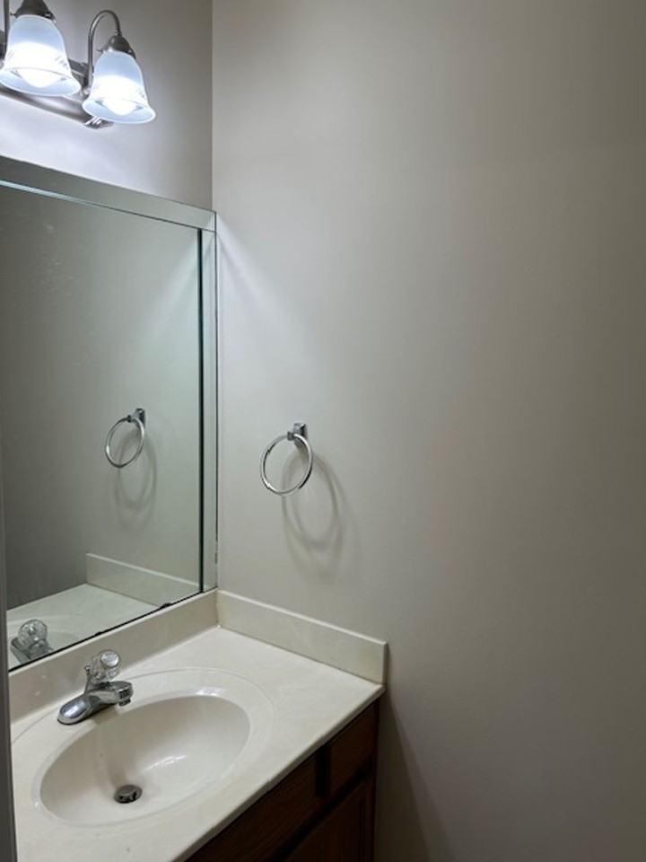 2221 Rawlings Ct - Photo 4 of 25