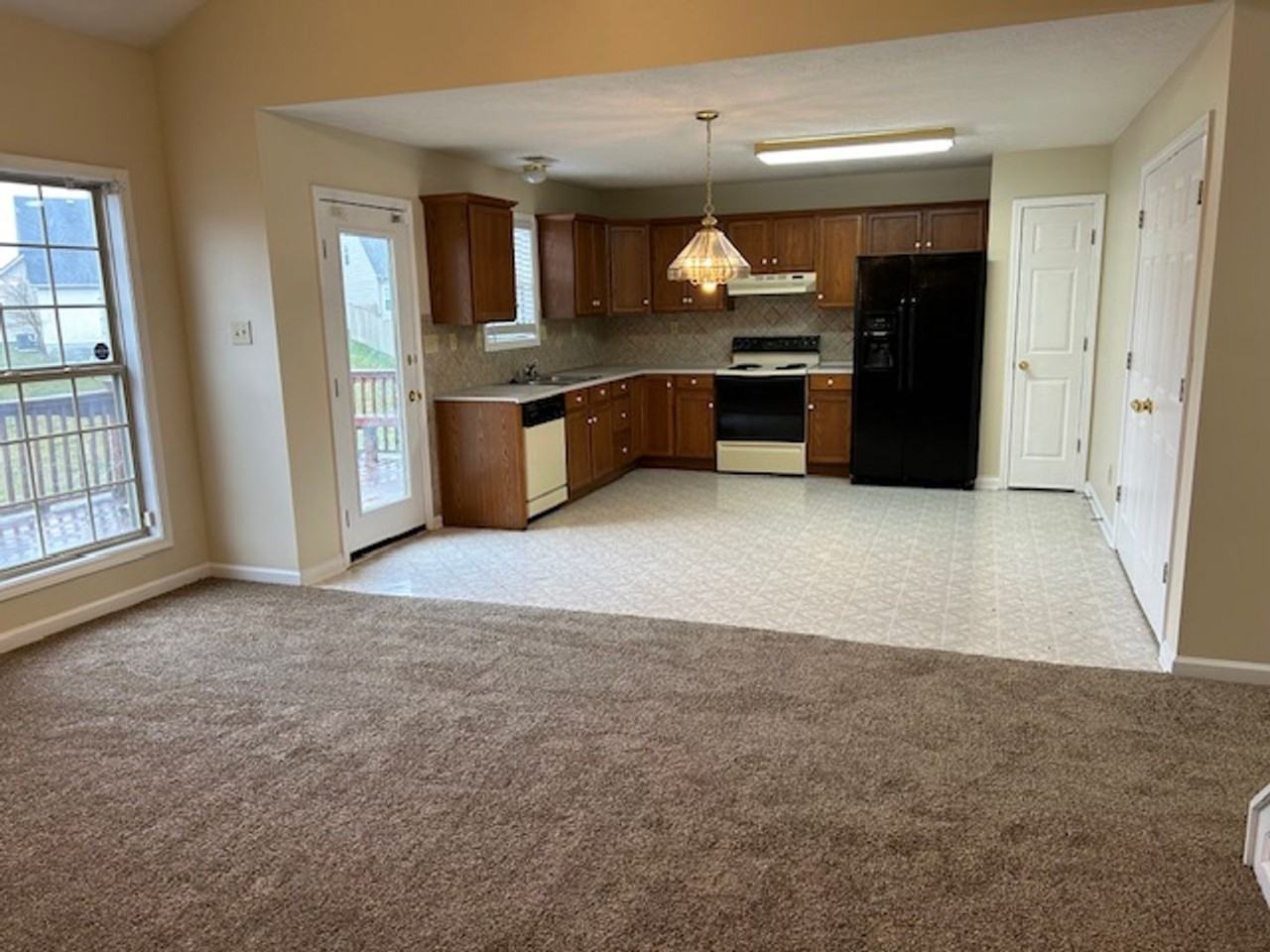 2221 Rawlings Ct - Photo 6 of 25