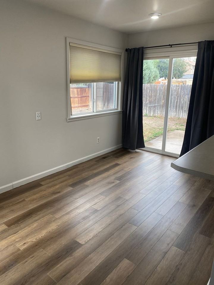 970 Hubbell Dr - Photo 6 of 15