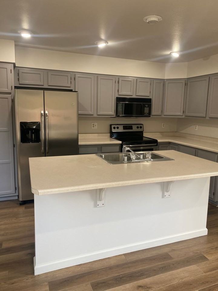 970 Hubbell Dr - Photo 7 of 15