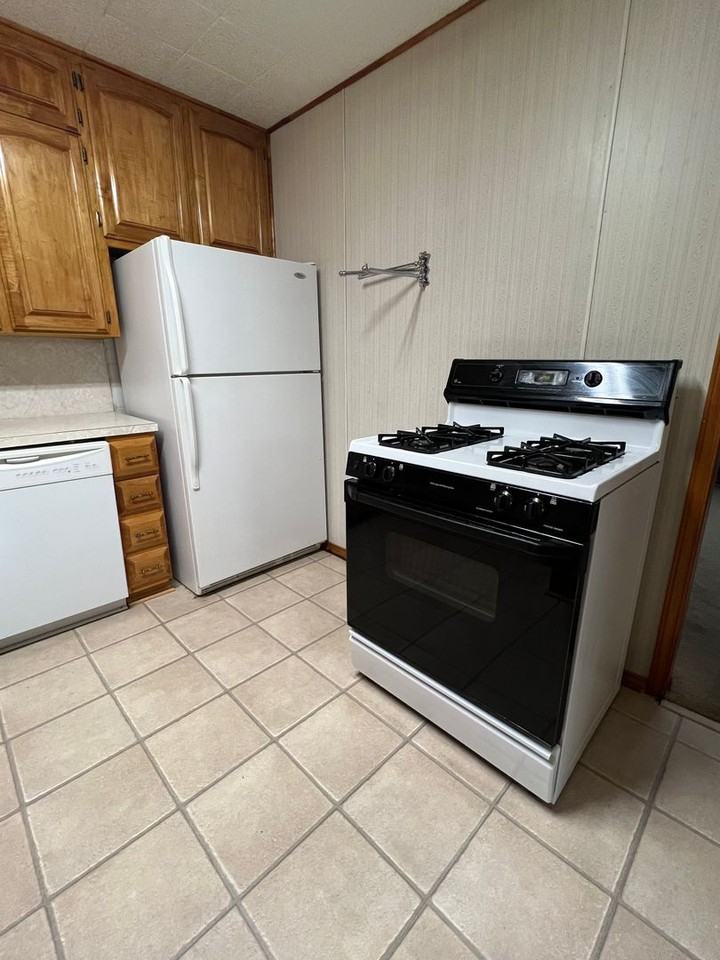 606 Sw 26th Pl - Photo 3 of 18