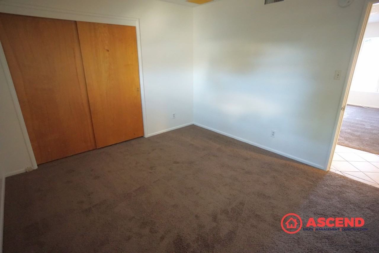 2712 Century Dr - Photo 6 of 17