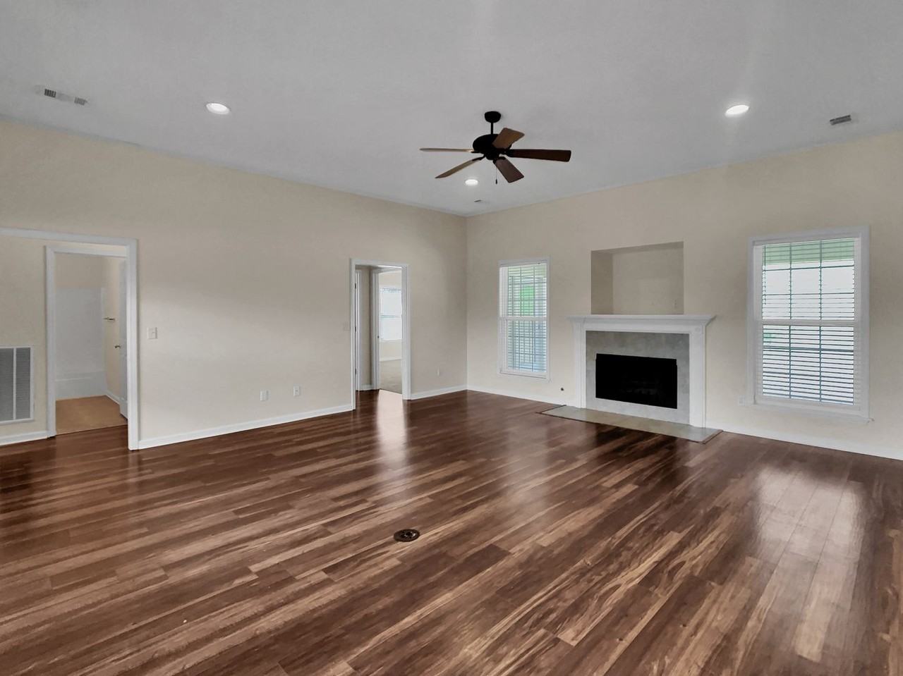 2230 Cross Creek Dr - Photo 3 of 23