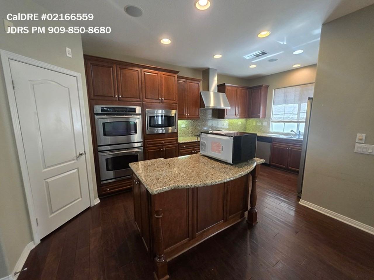 71 Wonderland - Photo 2 of 20