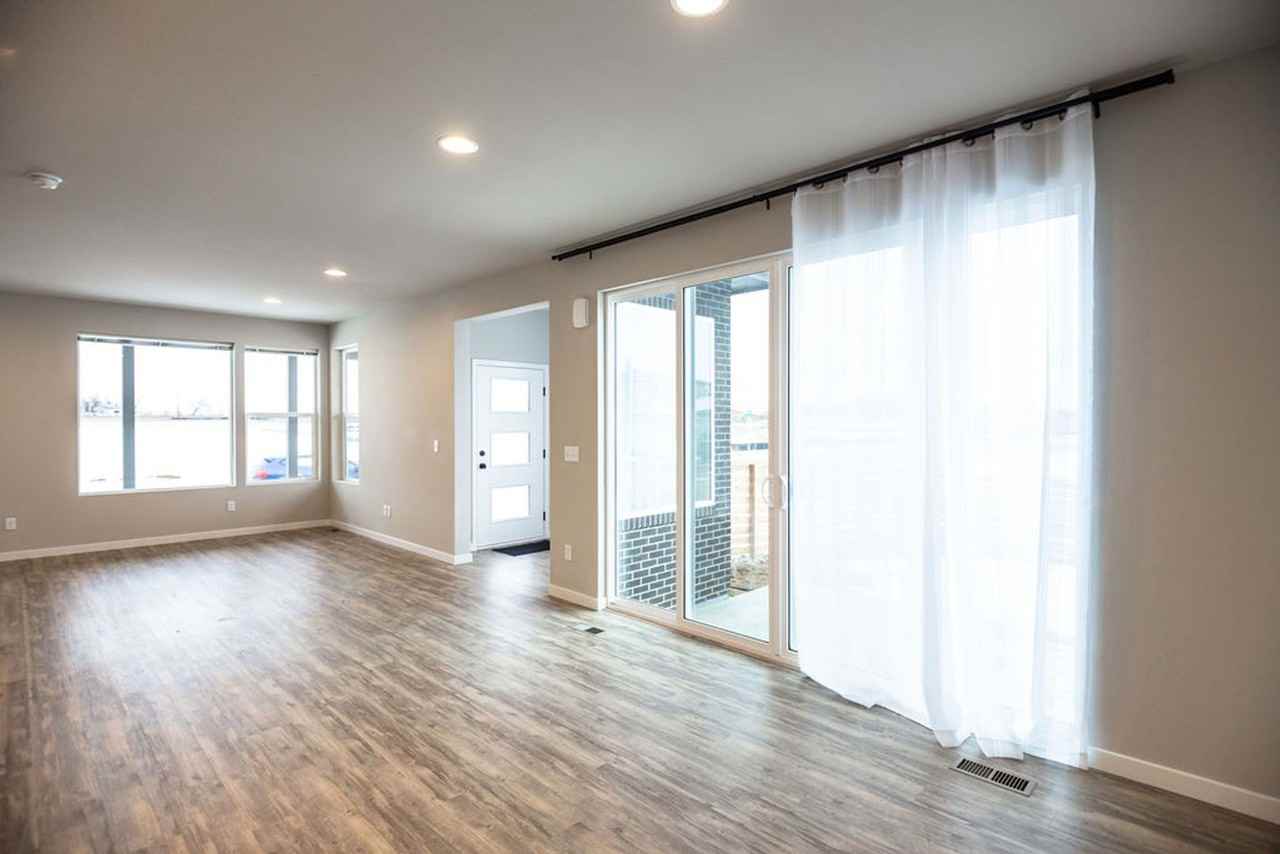 2633 Conquest St - Photo 5 of 34