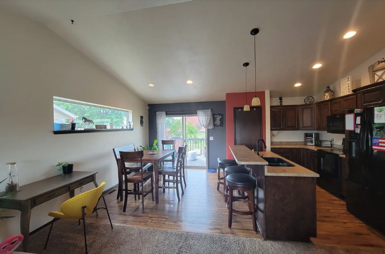 8016 W Vista Park St - Photo 4 of 14