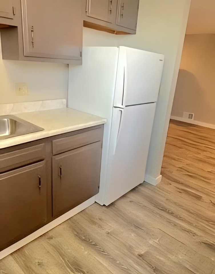 321 Ella Street - Photo 2 of 18