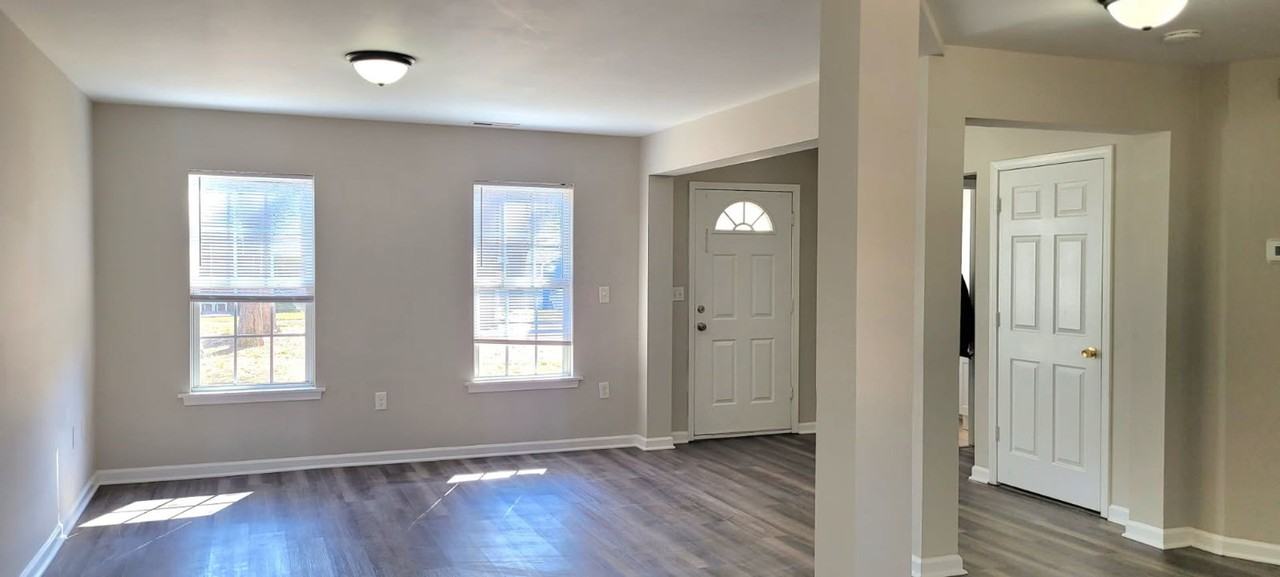 4539 Springview Rd - Photo 2 of 17