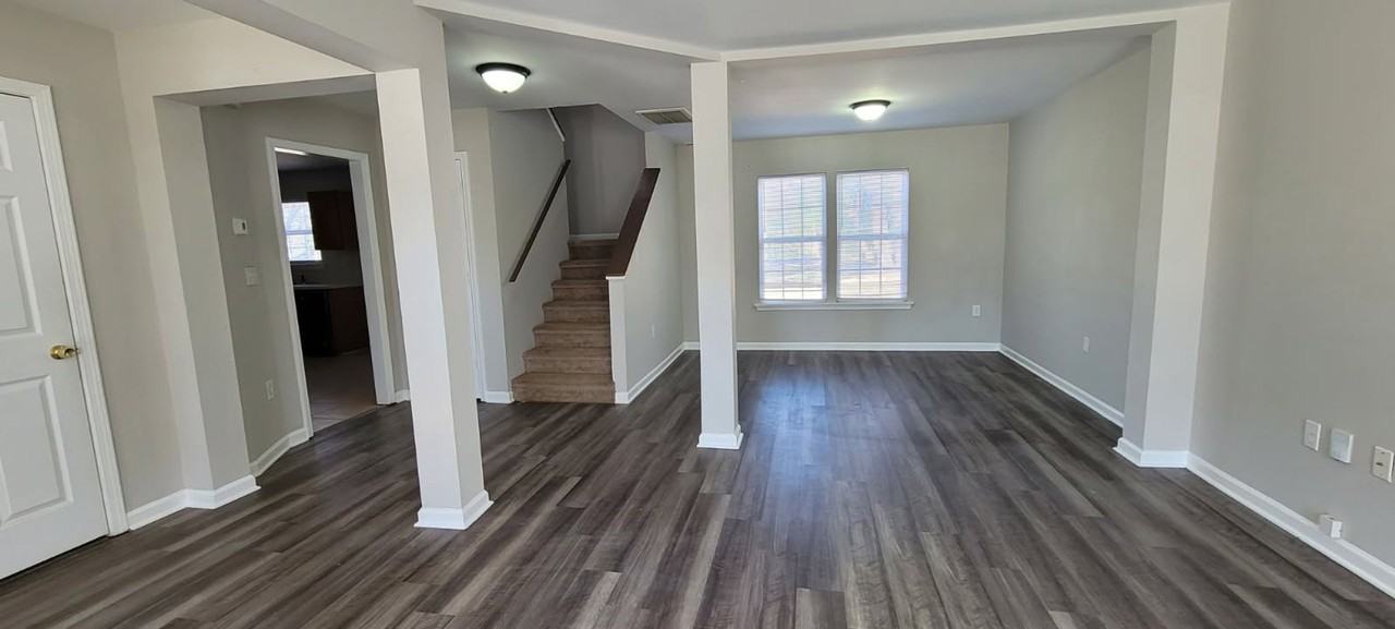 4539 Springview Rd - Photo 3 of 17