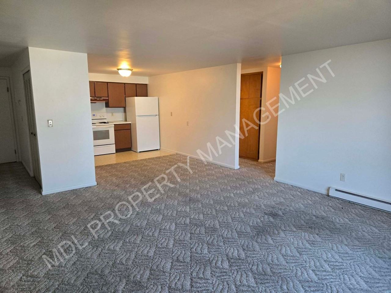 121 N Woodbridge St - Photo 2 of 10