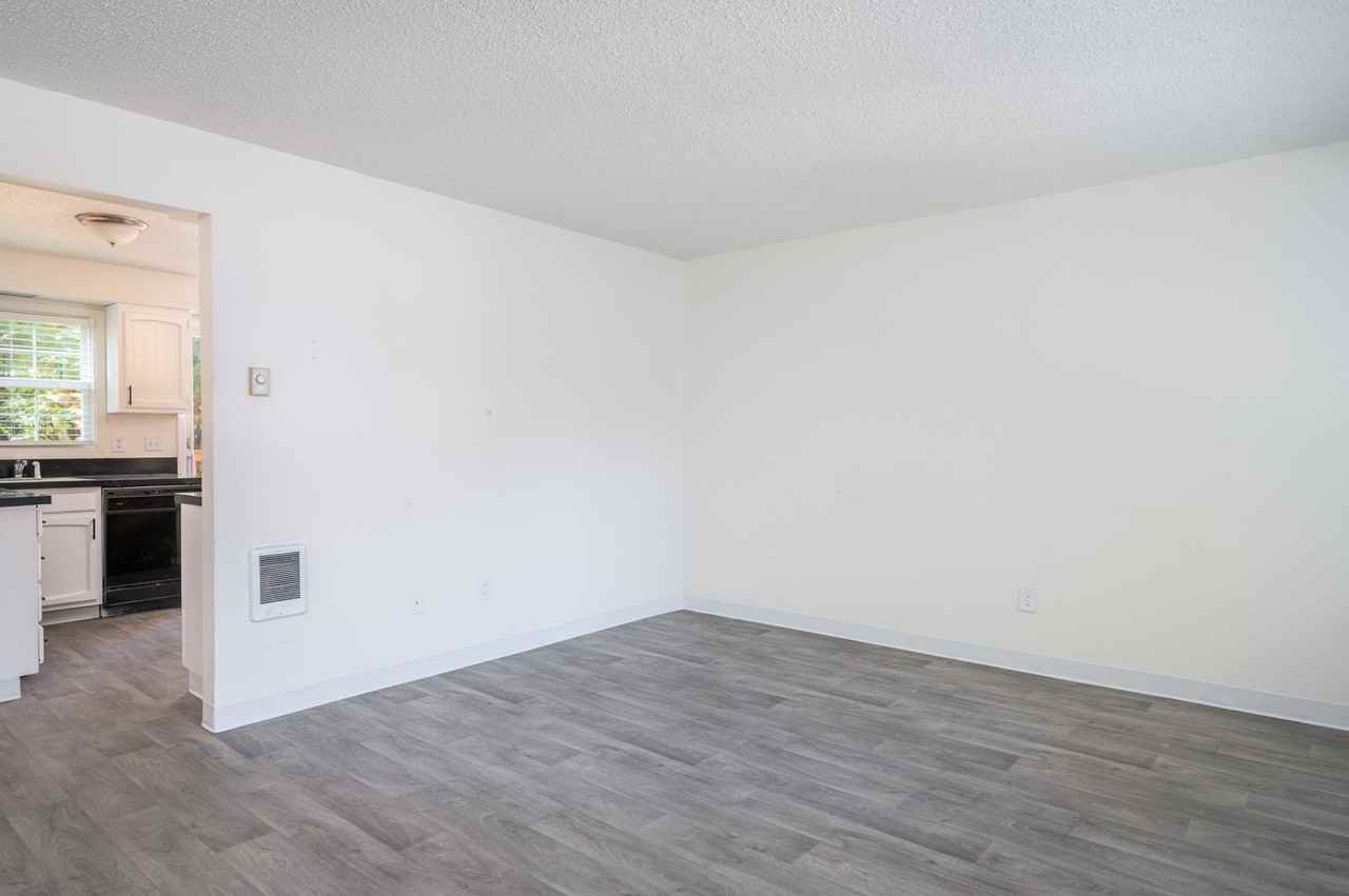 Division 890 - Photo 7 of 23