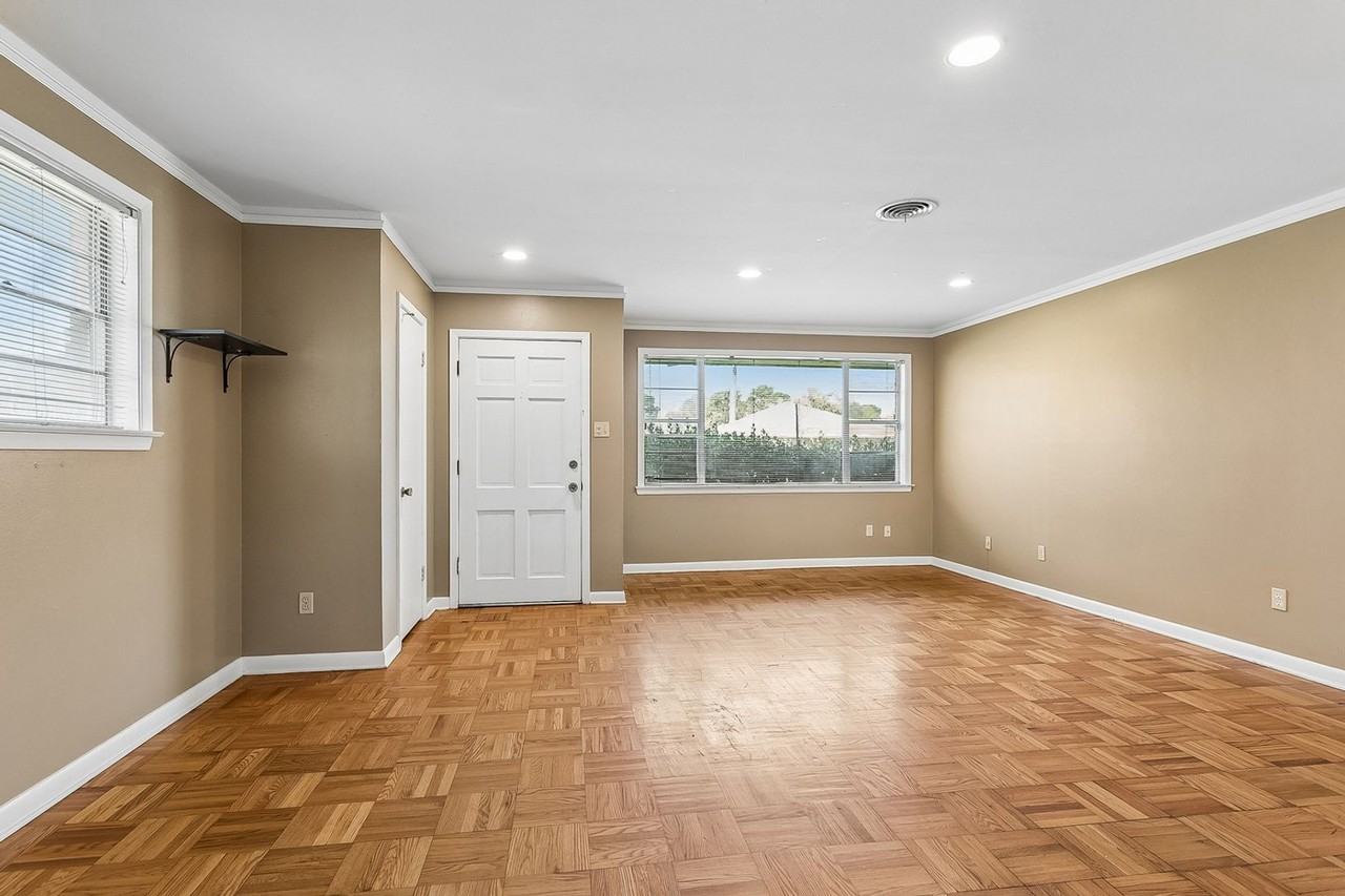 2486 Hyman Pl - Photo 3 of 11